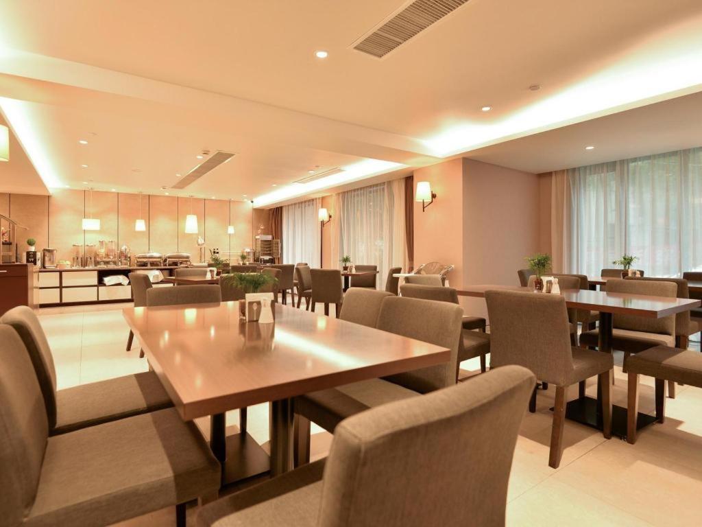 Home Inns Plus Shanghai Xujiahui Branch Luaran gambar