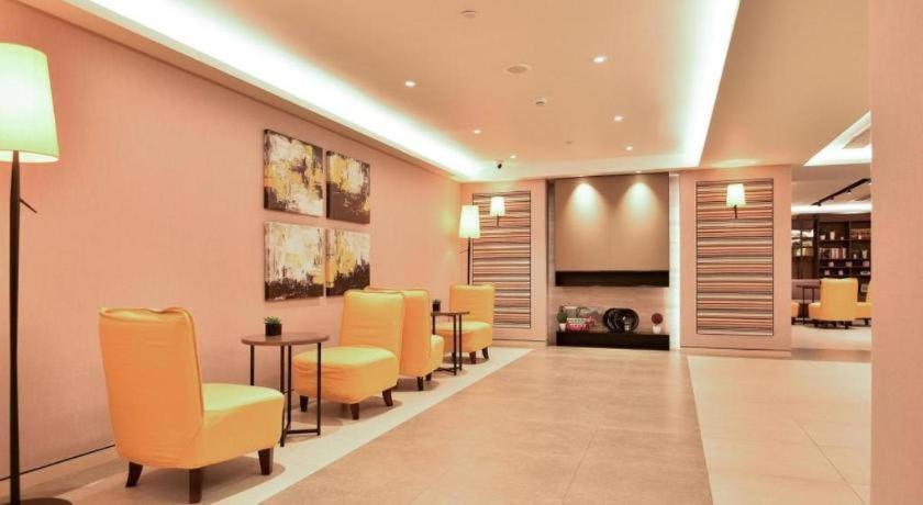 Home Inns Plus Shanghai Xujiahui Branch Luaran gambar