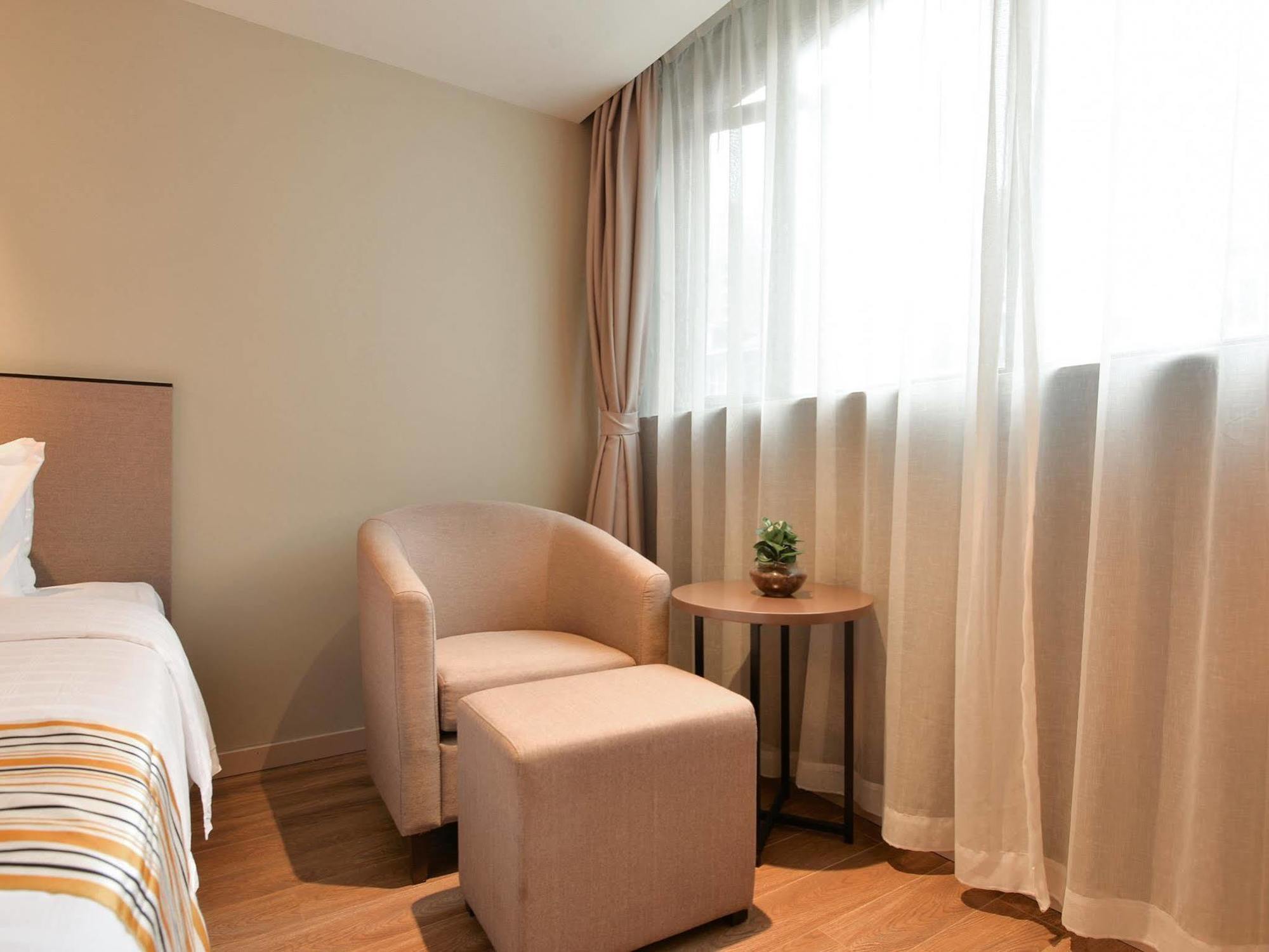 Home Inns Plus Shanghai Xujiahui Branch Luaran gambar
