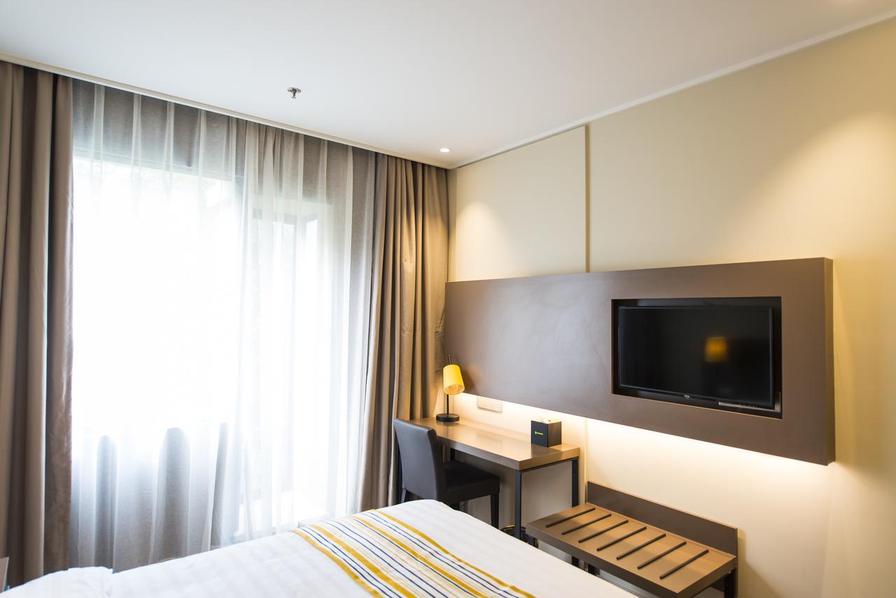 Home Inns Plus Shanghai Xujiahui Branch Luaran gambar