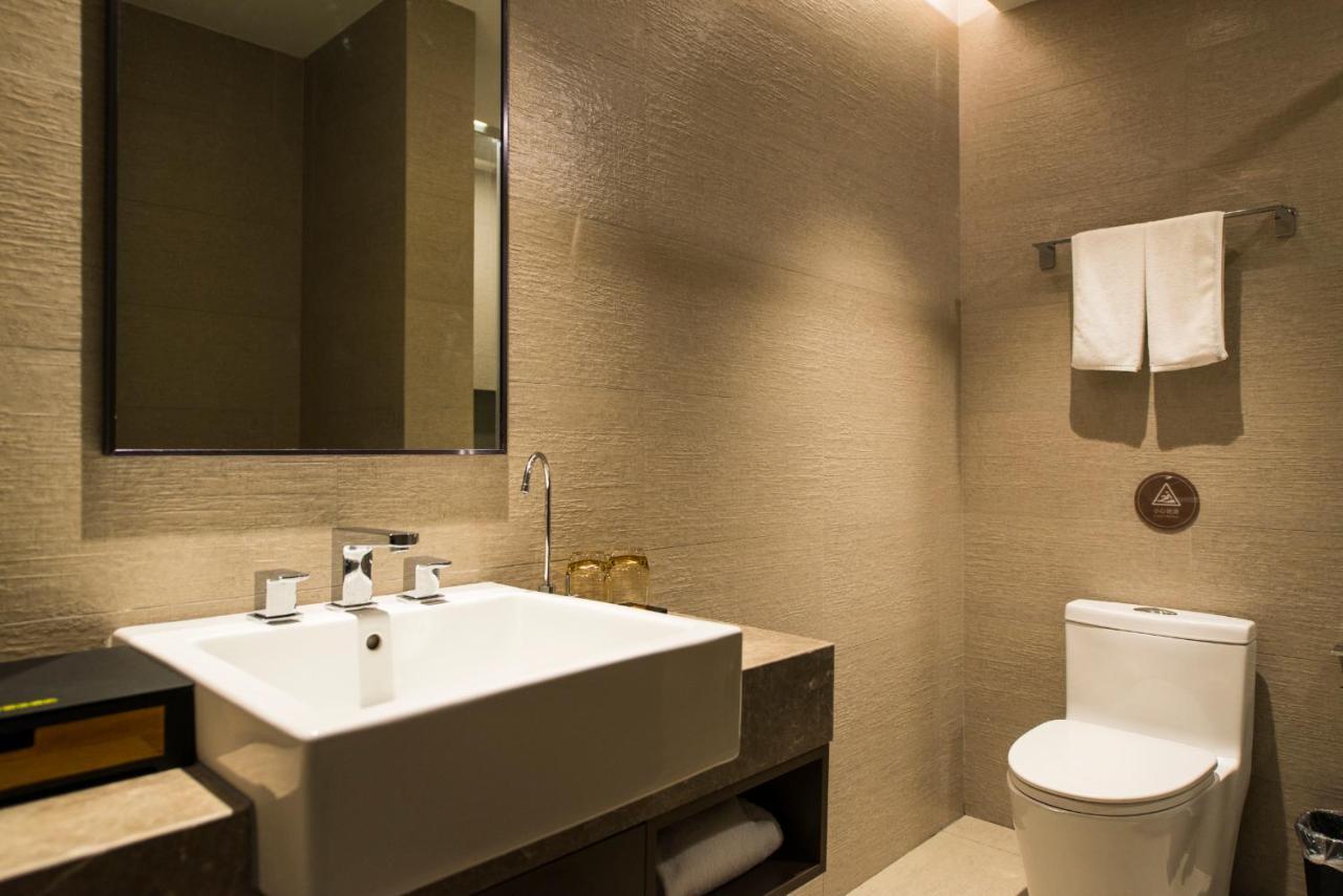 Home Inns Plus Shanghai Xujiahui Branch Luaran gambar