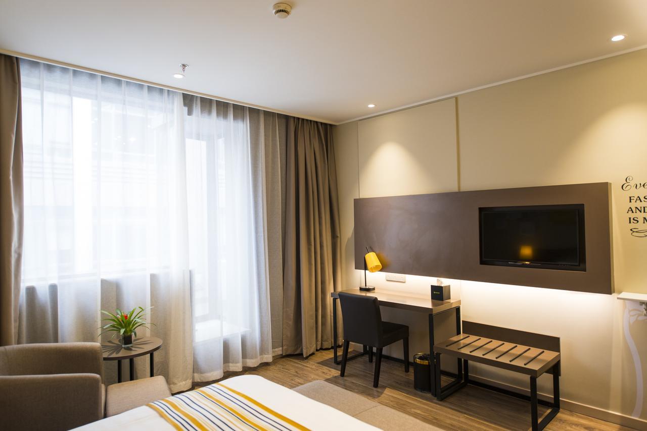 Home Inns Plus Shanghai Xujiahui Branch Luaran gambar