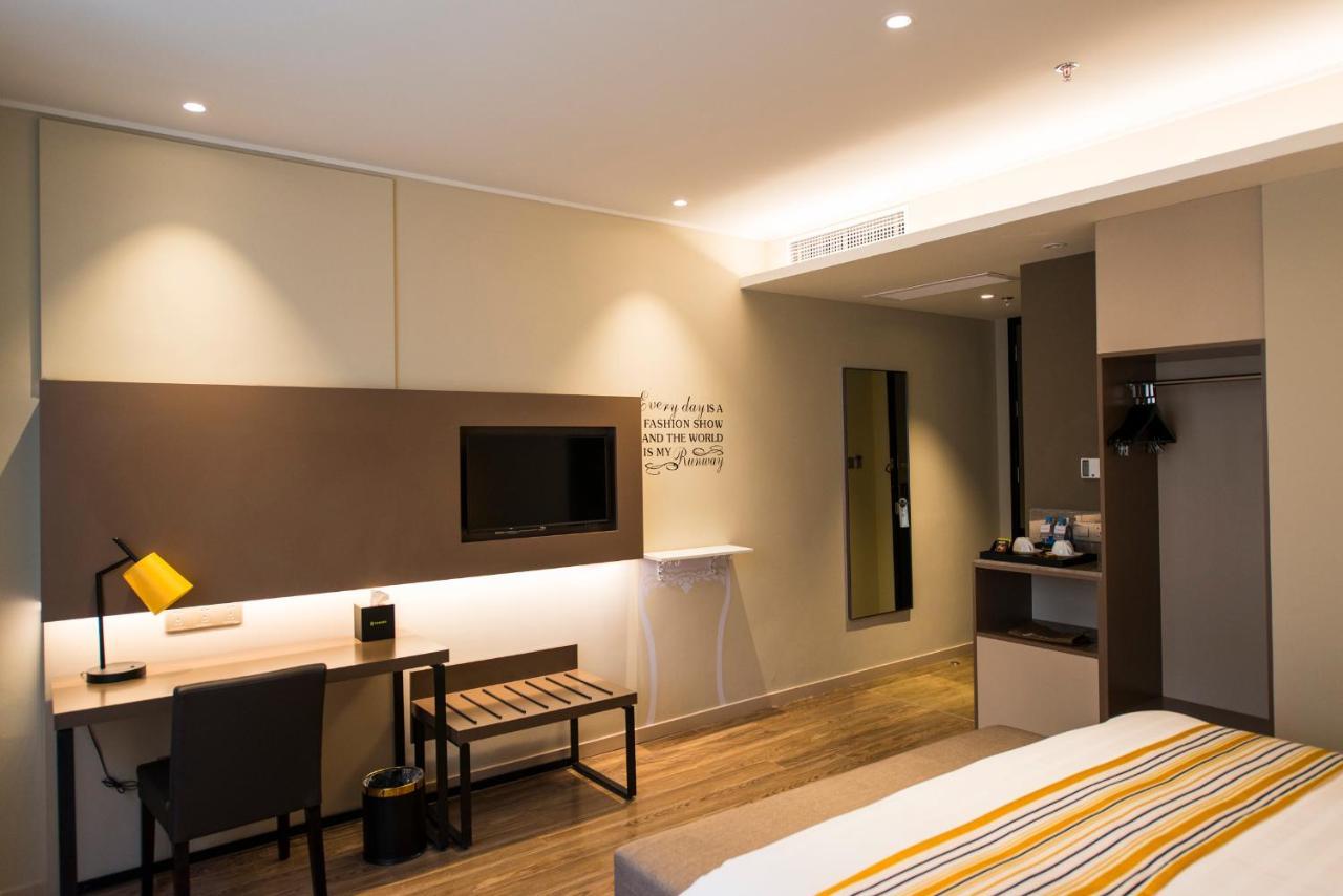 Home Inns Plus Shanghai Xujiahui Branch Luaran gambar