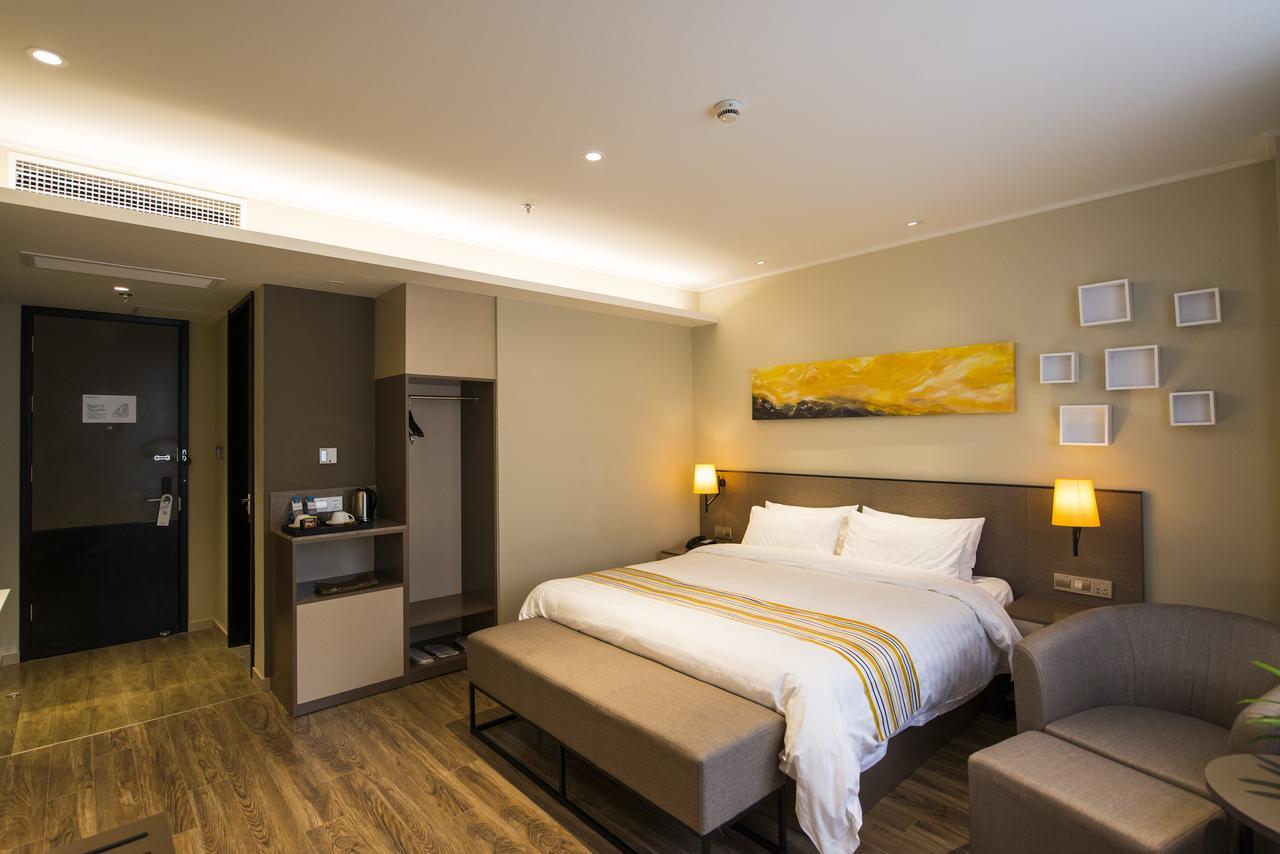 Home Inns Plus Shanghai Xujiahui Branch Luaran gambar